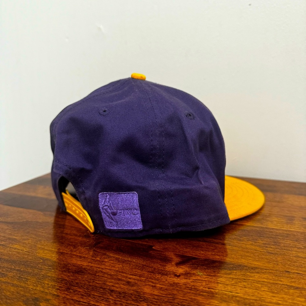 Los Angeles Lakers New Era Snapback Hat - Picture 4 of 4